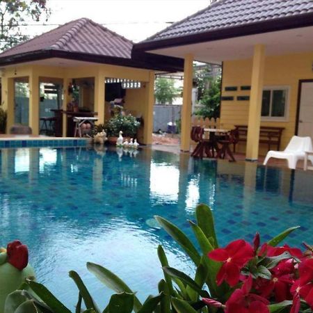 Pius Place Pattaya Exterior foto